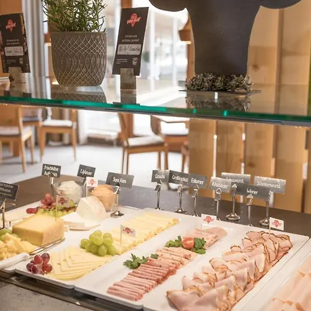 Jufa Montafon 3* Бартоломеберг